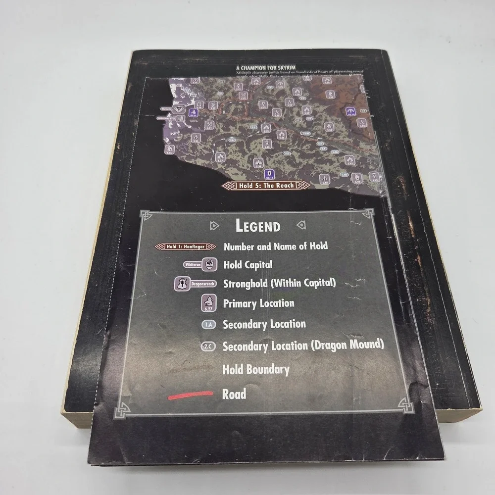 Prima Games Skyrim Official Game Guide Black Strategy‎ Book with Map